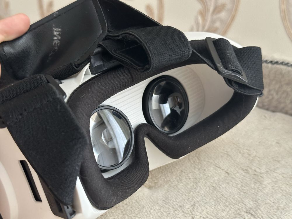 VR-адаптер для игр на телефоне настраимовый.