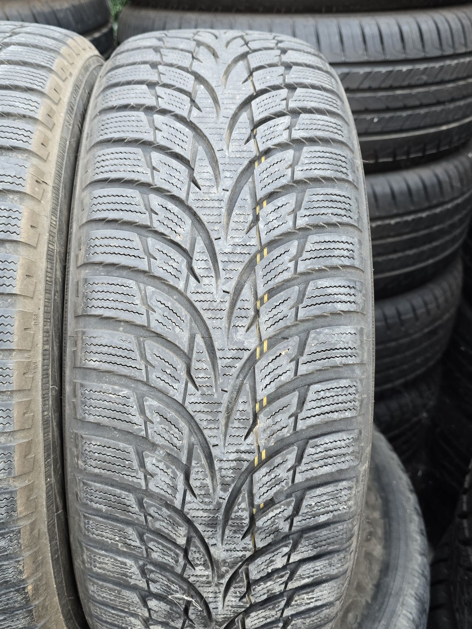 2 Броя 185/55/15 Nokian 5,6mm