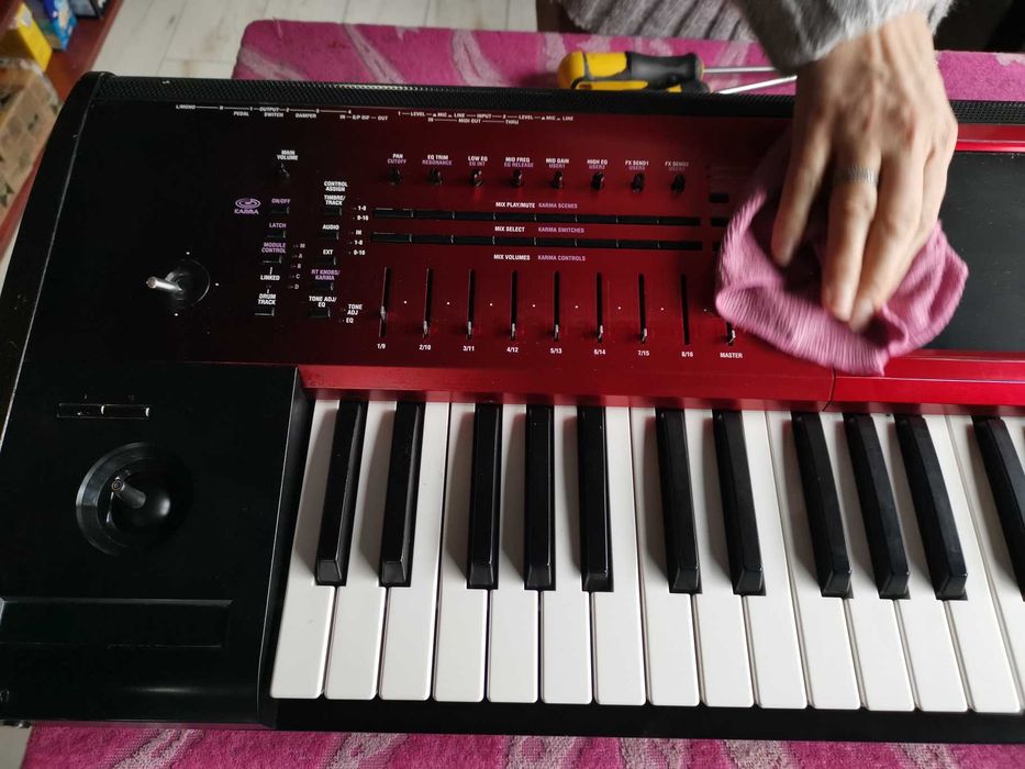 Mentenanta/Igienizare Synth Korg M1/Kronos Yamaha Motif Etc.