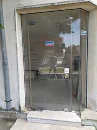Закалена стъклена врата за магазин или офис