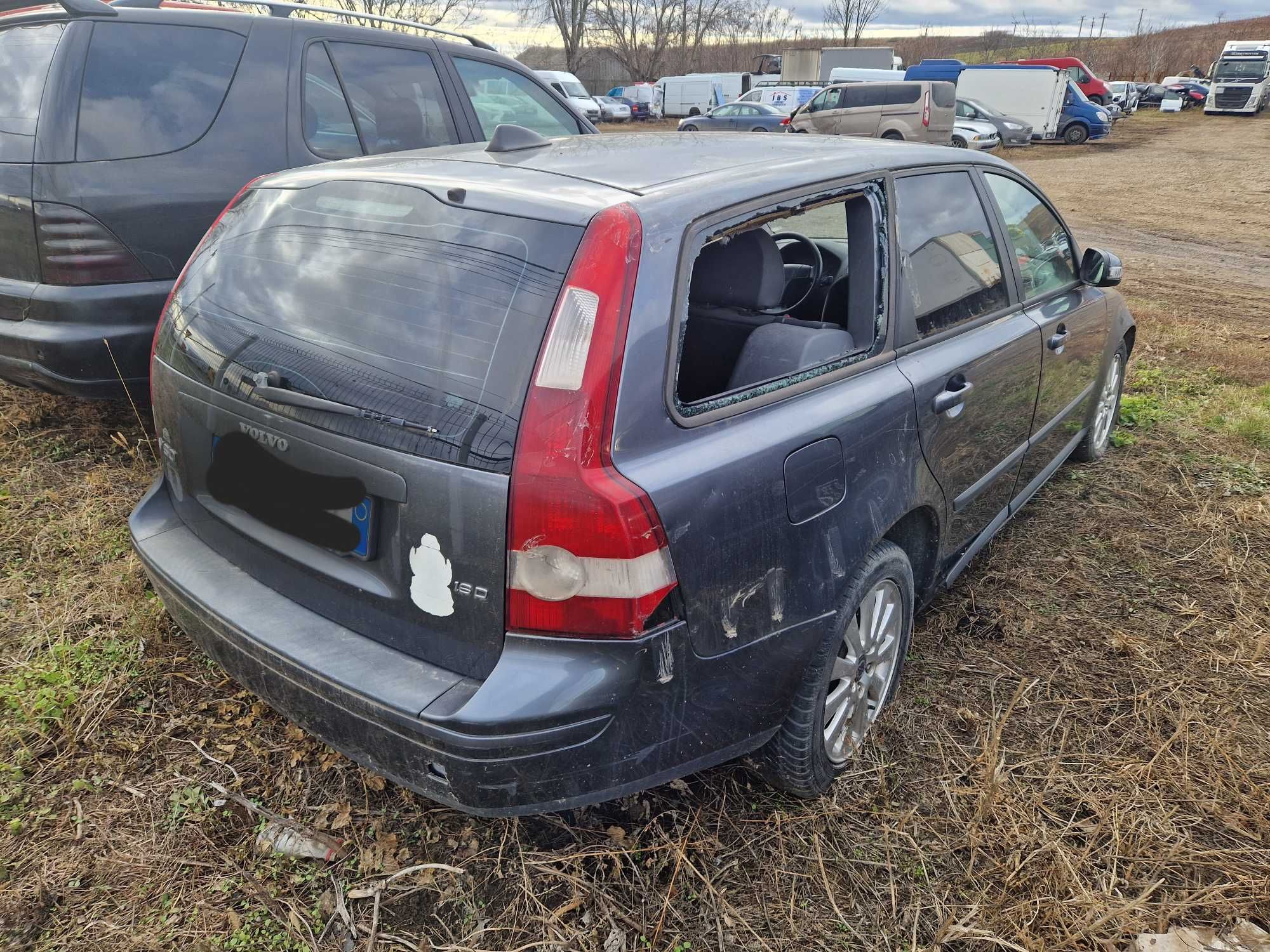 Dezmembrez Volvo V50 1.6 diesel 2006