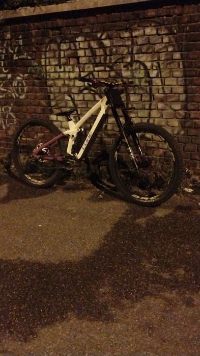 Vând cube hpc two15 2023 carbon