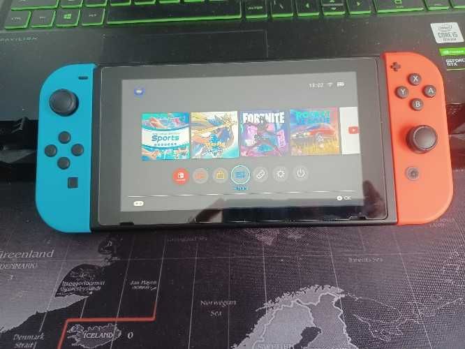 Consola NINTENDO SWITCH (Neon Red & Neon Blue Joy-Cons)