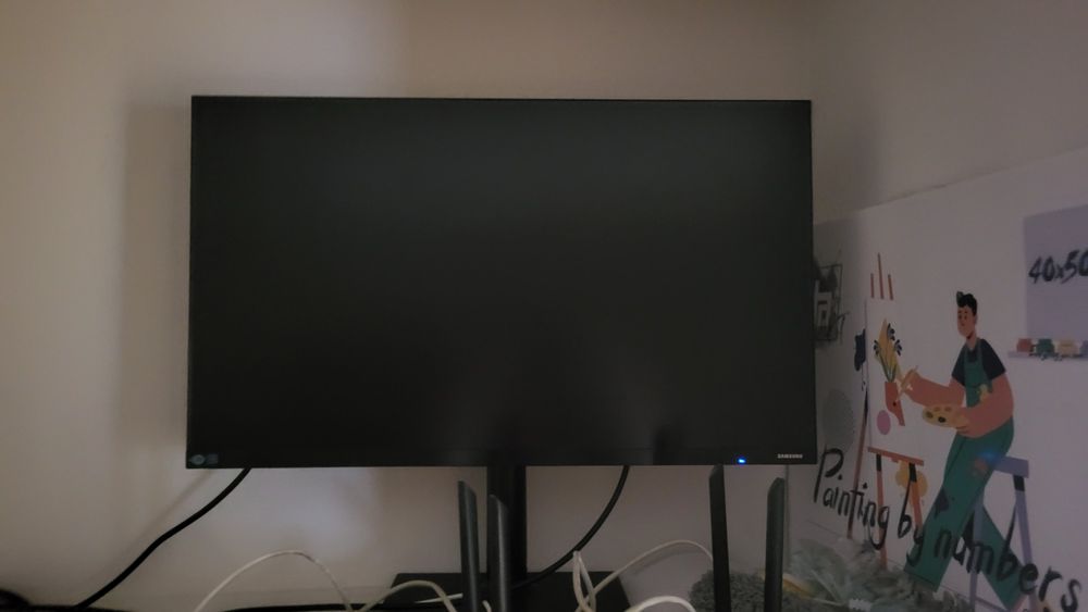 Продавам монитор Samsung 27" 75Hz
