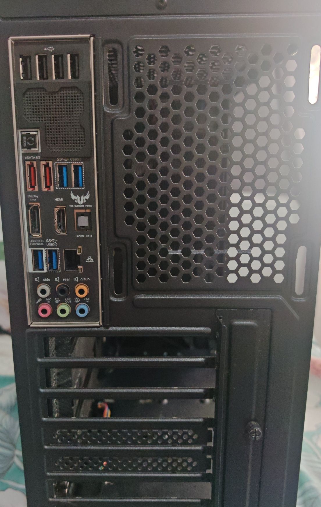 Сборка на  i7 4770K, ОЗУ 8gb DDR3, 120gb SSD, 700W БП, без видео!