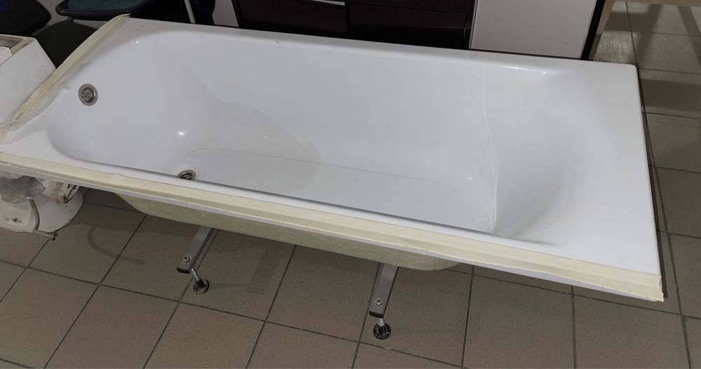 Продам ванну Б/У
