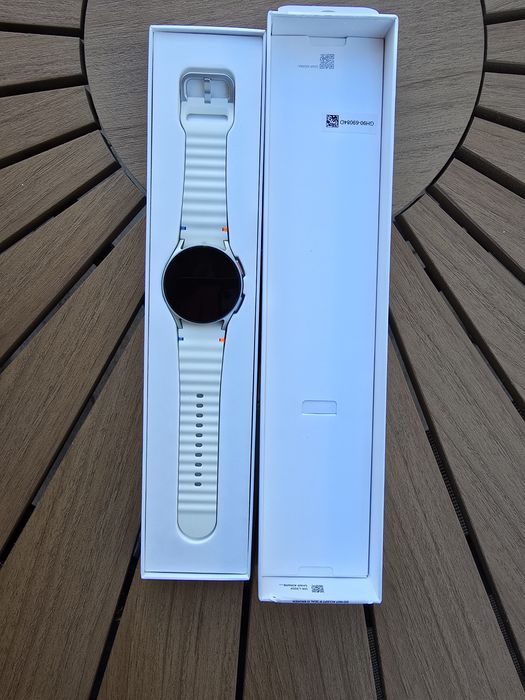 Samsung Galaxy Watch 7 LTE 40 mm nou cu garanție 2 ani