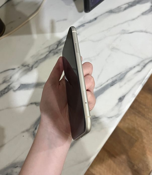 iPhone 11 продам
