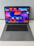 Macbook Pro 15 inch - i7 | 16 GB Ram | Radeon Pro 2 GB | 256 SSD
