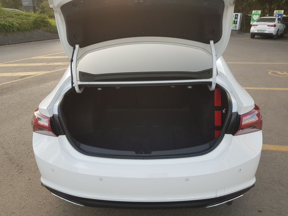 Malibu XL 2023 yil Oq Toza