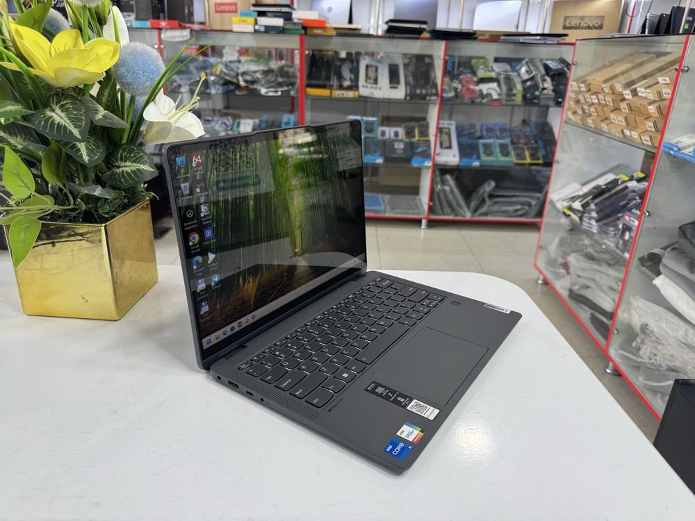 lenovo flex x360 i5-1235U 8/512 sensorlik ideal 27 kun ishlatilgan