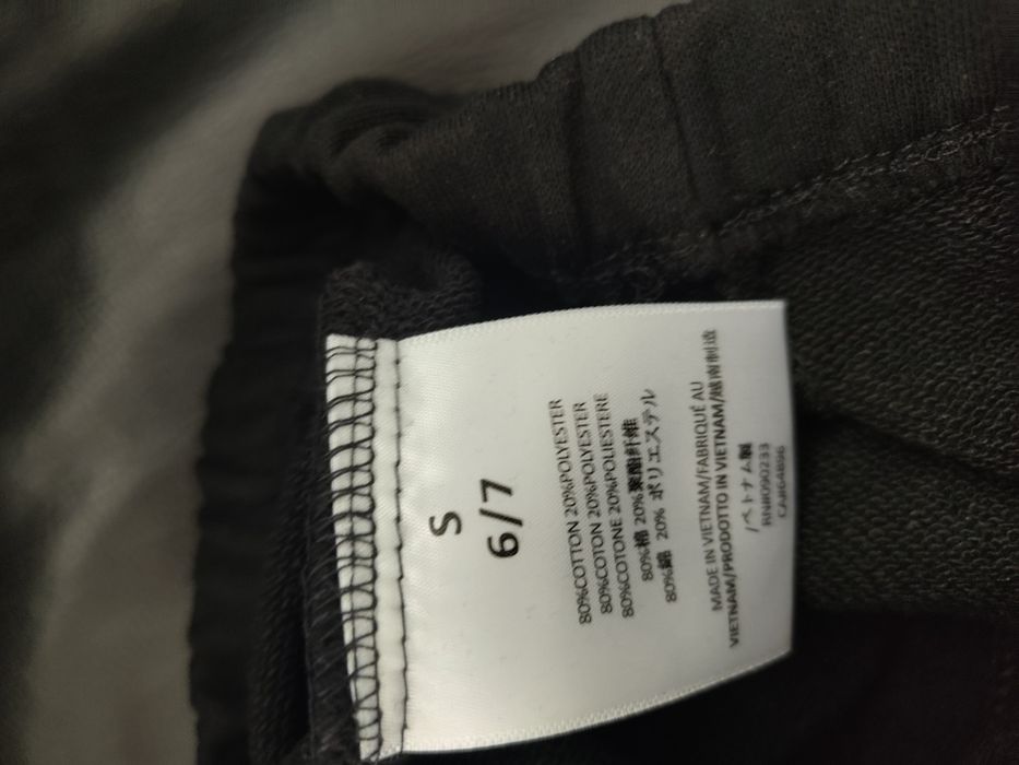 Pantaloni essential fog negri si gri