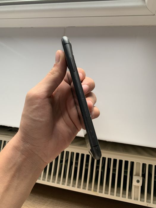 Iphone 11,64gb,spatele spart,display ul nu functioneaza