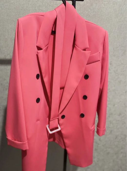 Продается костюм