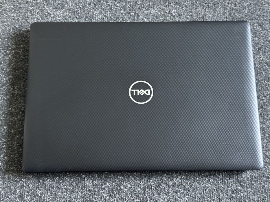 Laptop Dell inspiron 3580 i5 8th generation 8gb ddr4, 256Gb ssd radeon