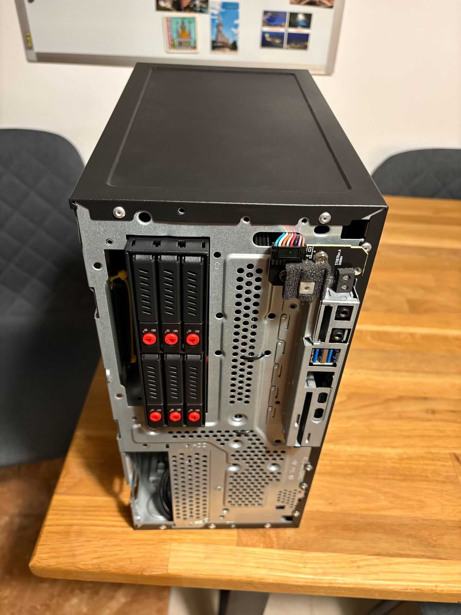 NAS Custom, 6 bay-uri 2.5" - TRUENAS