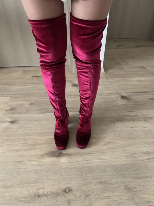 Cizme foarte lungi din catifea