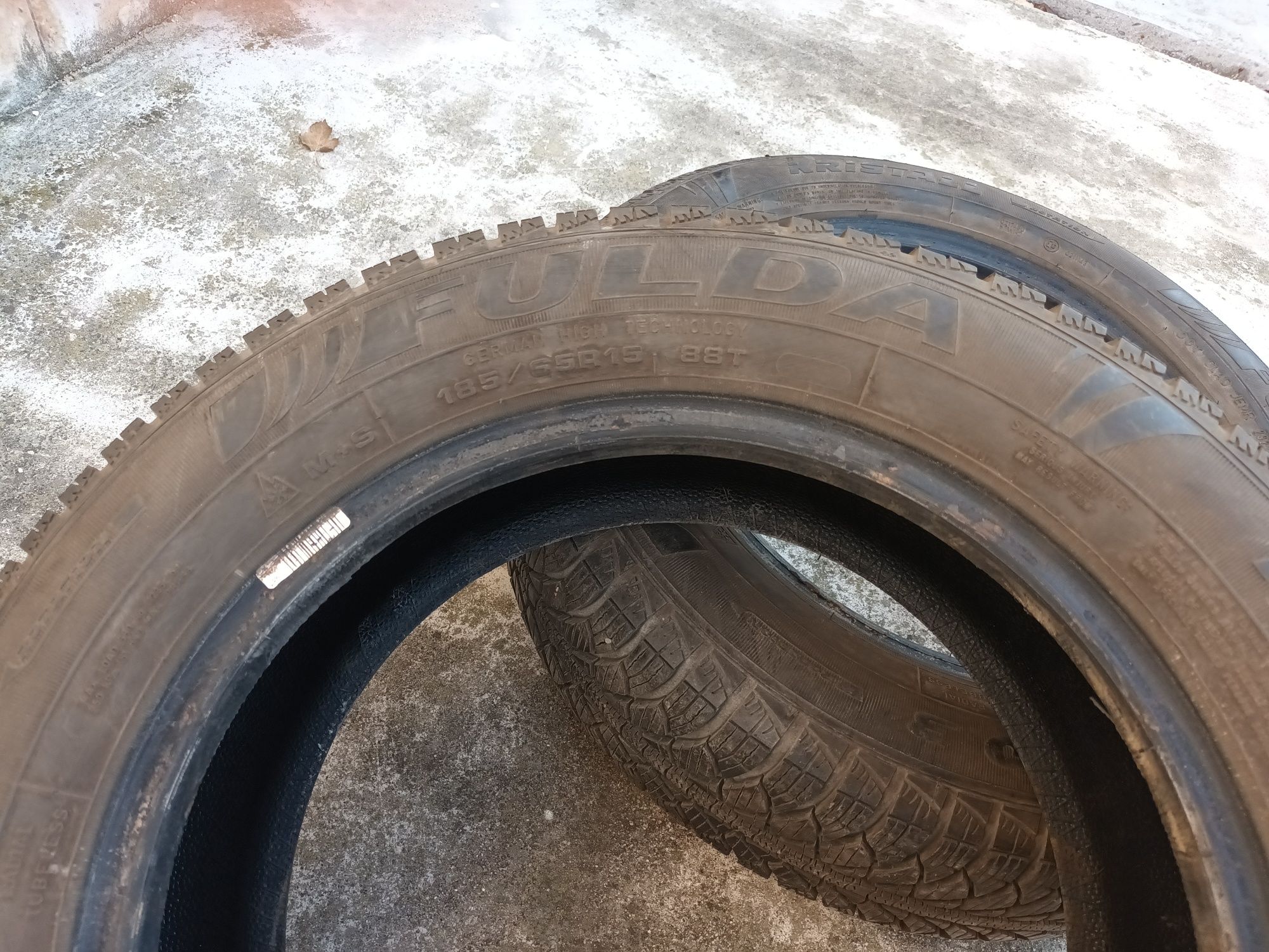 Продавам зимни гуми 185/65 R15
