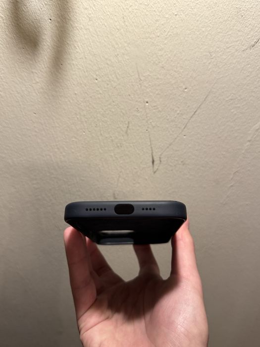 Husa originala Apple din silicon cu MagSafe - iPhone 16 Pro Max