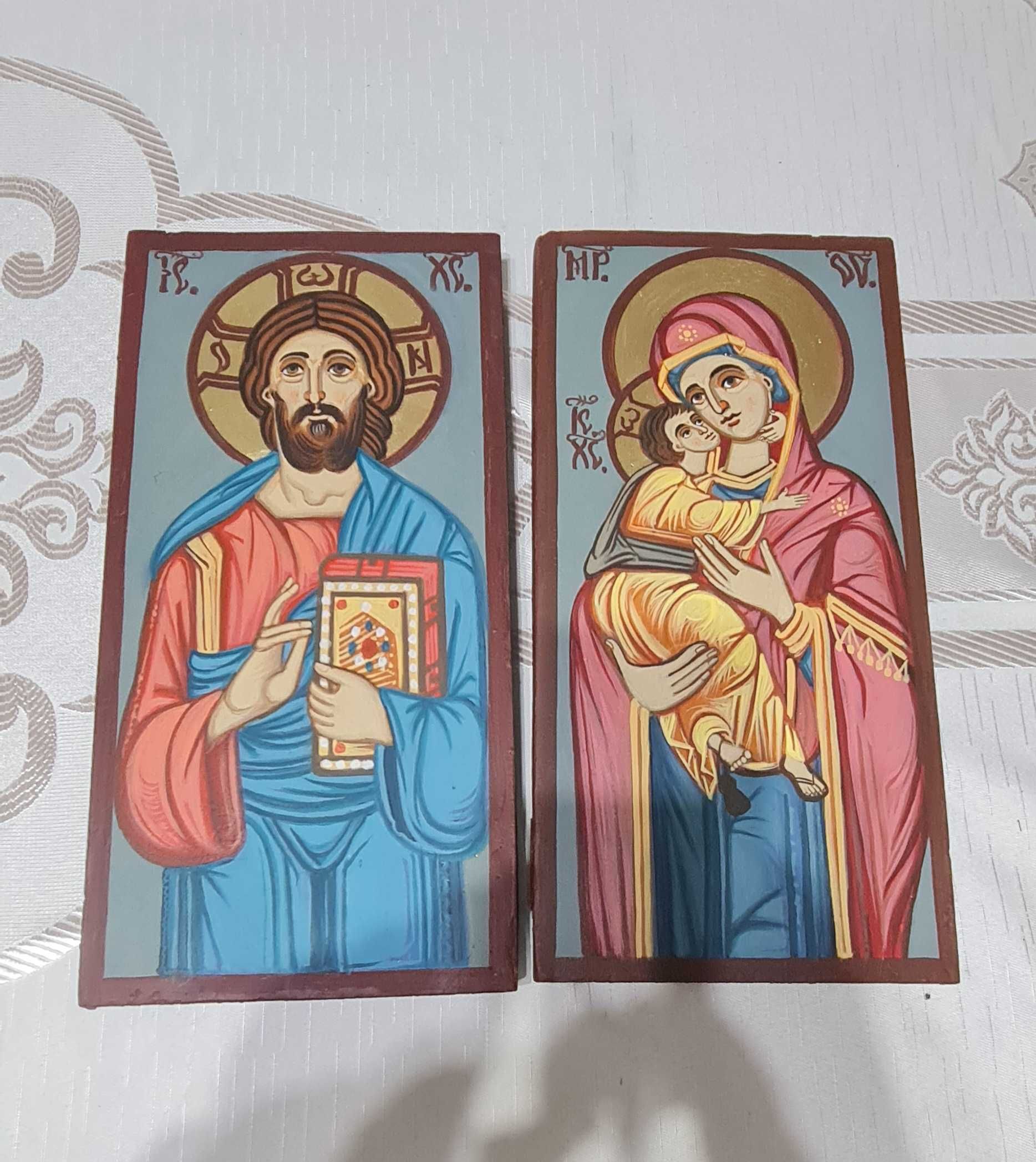 Două icoane cu Iisus Hristos si Maica Domnului