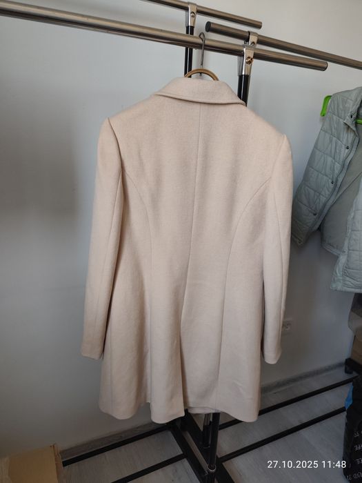 Продам короткое пальто