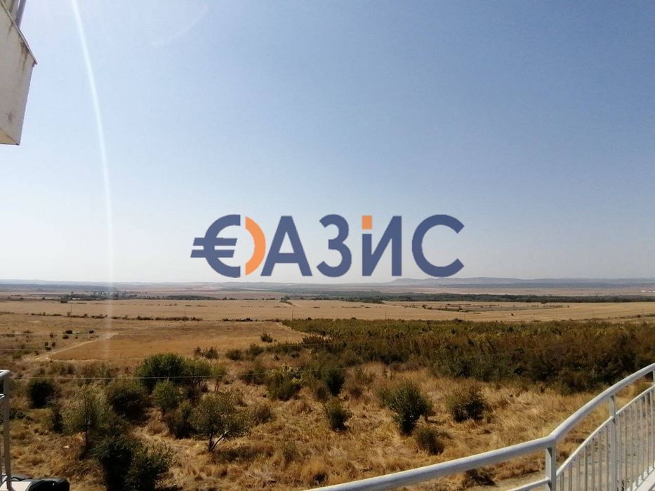 Голям 2-стаен апартамент на 4-ти етаж, Сънсет Кошарица, България - 92