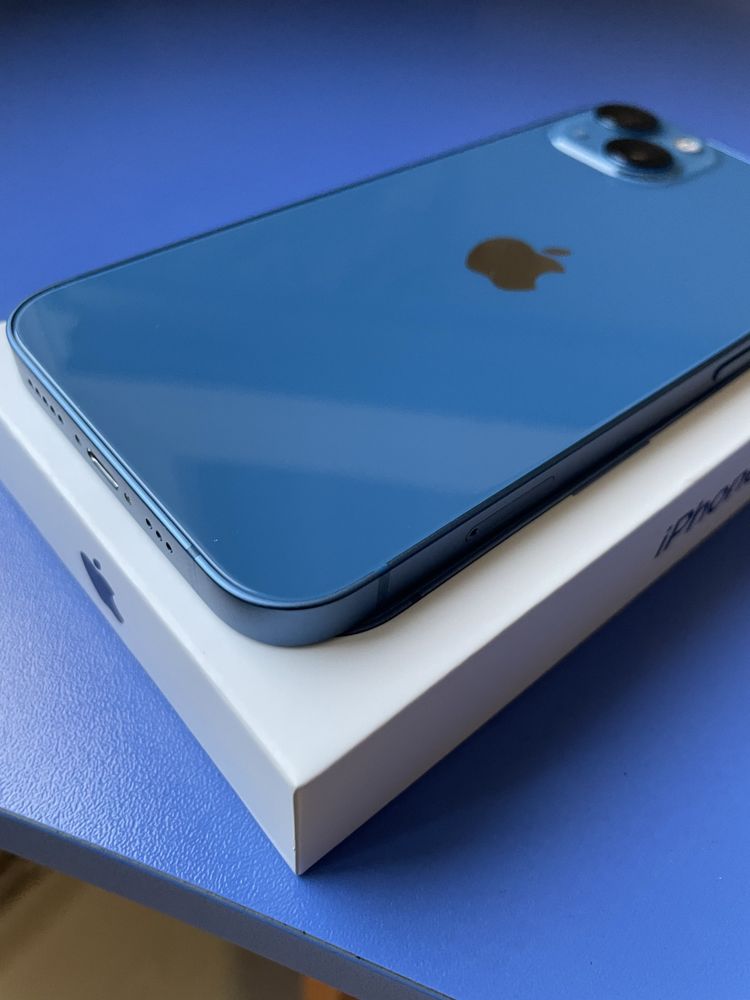 iPhone 13 128Gb  с гаранция