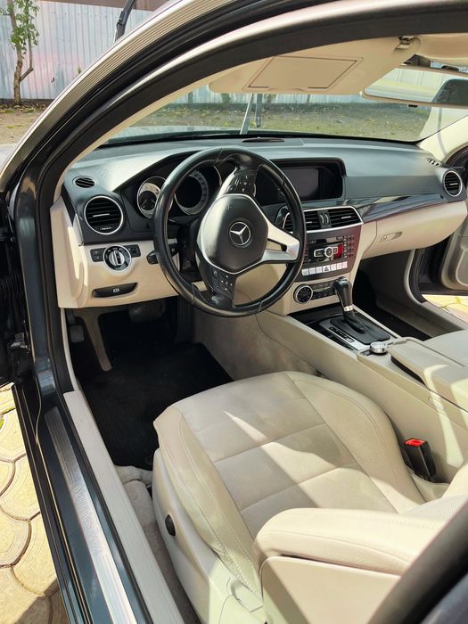 Mercedes Benz C-Class 220 CDI 170cp automat