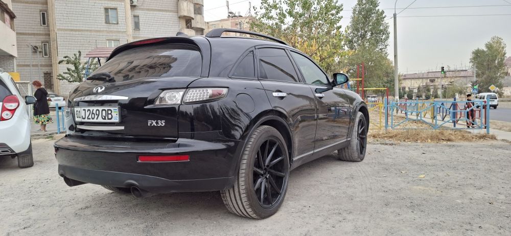 INFINITY FX 35 2006 yil