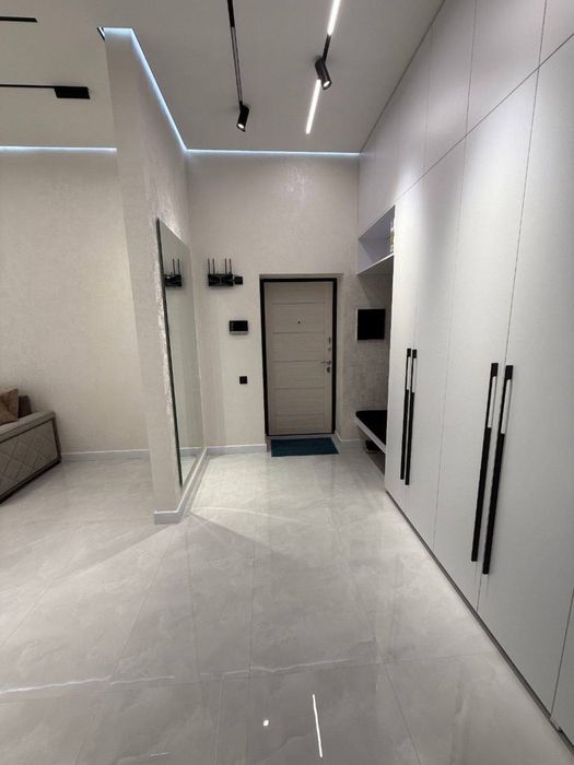 Продаётся 2х ком  кв. ЖК «Oq Saroy», 60м2. Мирзо-Улугбекский район.