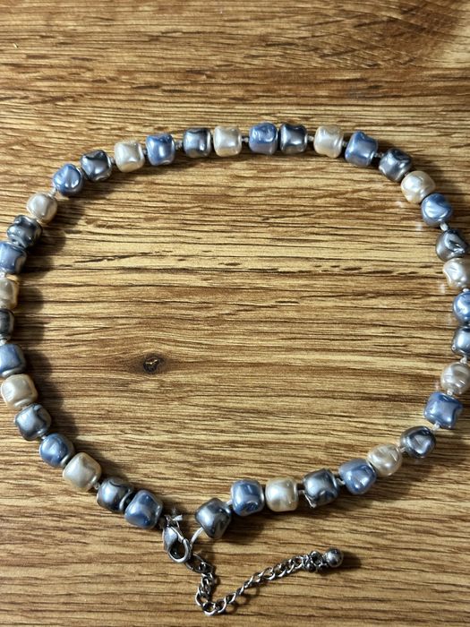 Стилно колие от Истински испански перли в синьо и бяло.