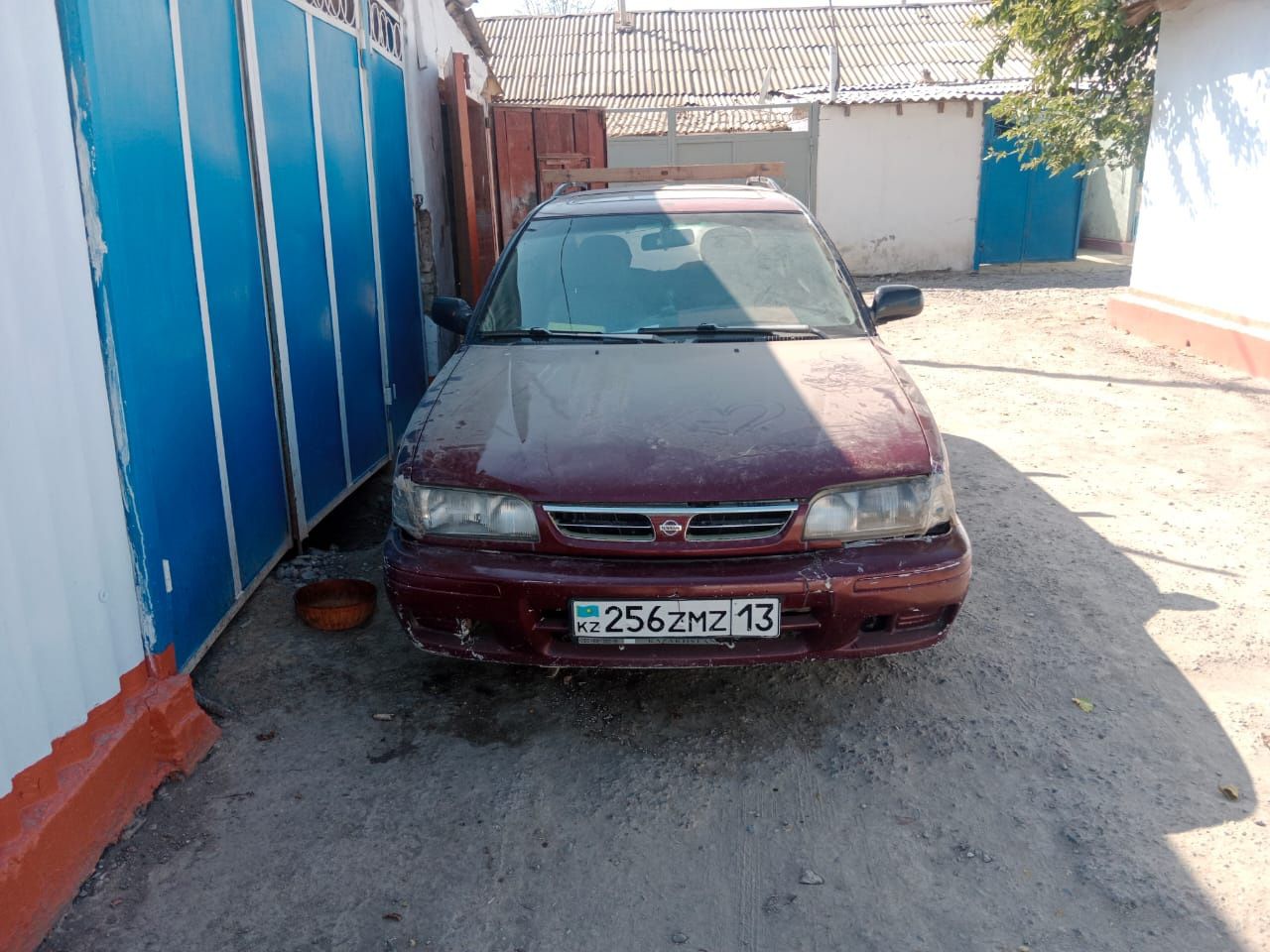 Продаётся машина Nissan Primera 1991года