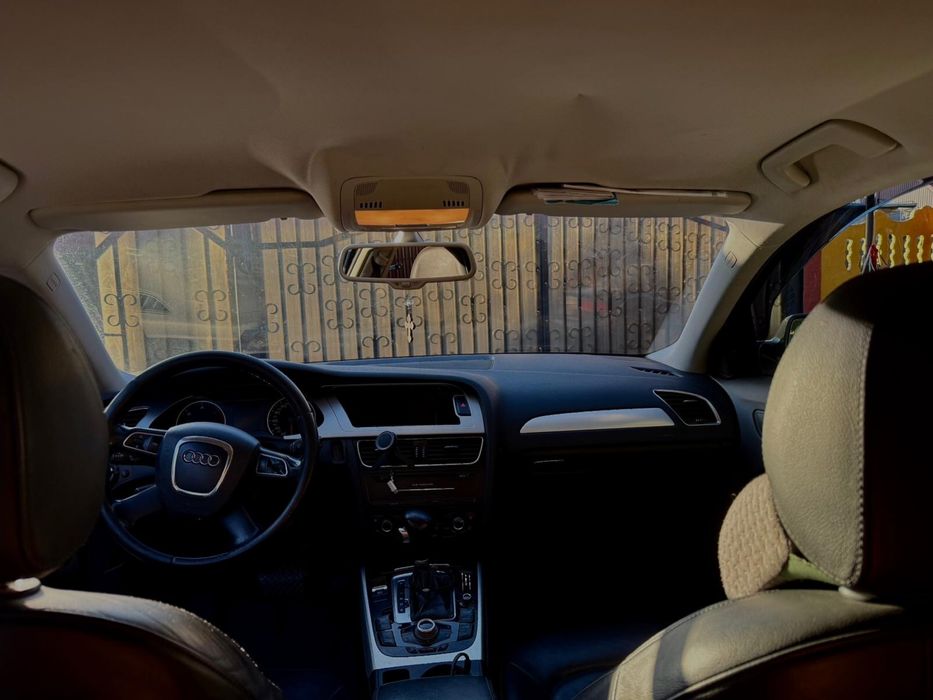 Vând audi A4 berlină, an 2010