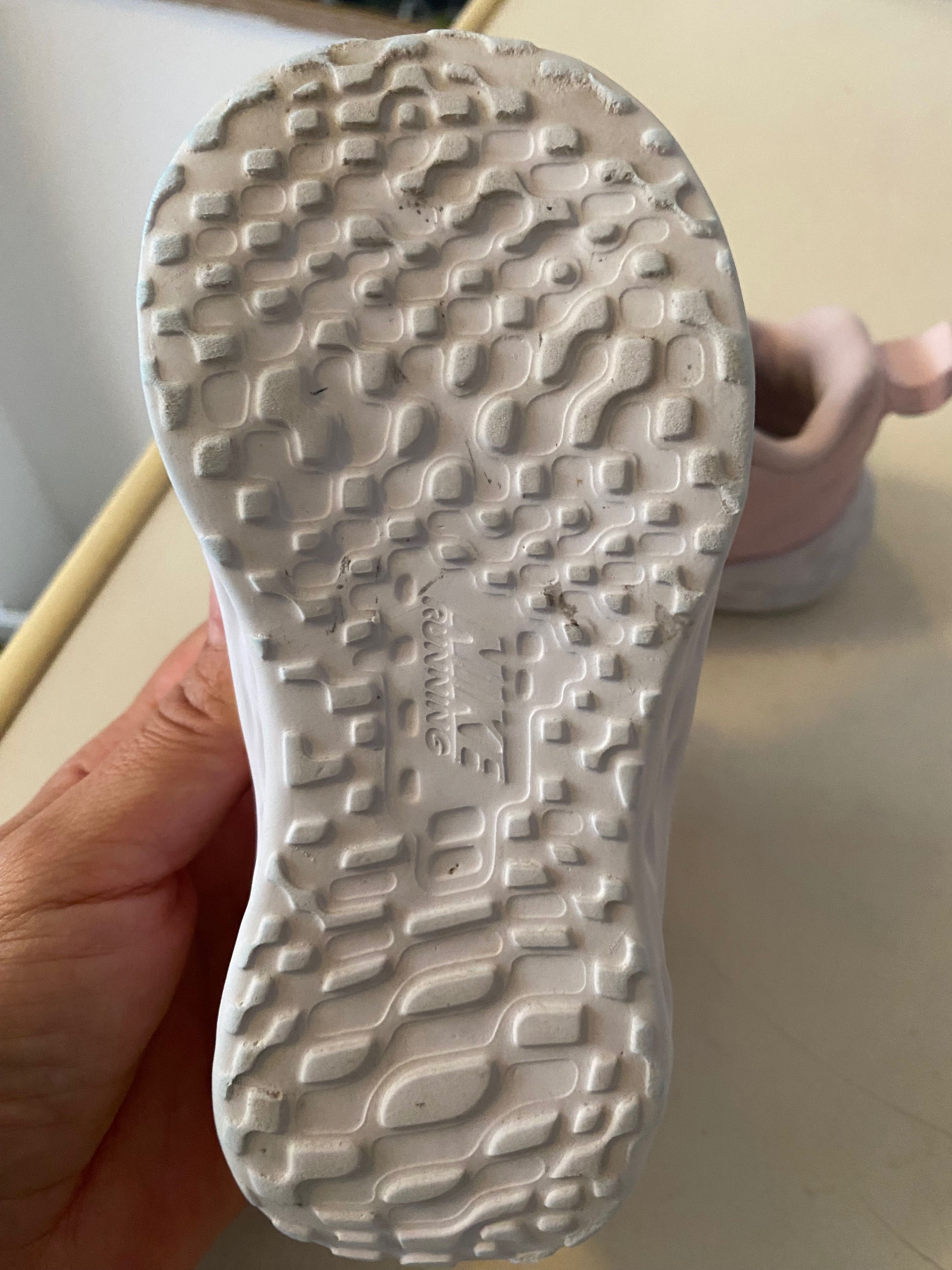 Детски маратонки Nike за момиче.Номер 23,5 цена 30 лв за чифт.
