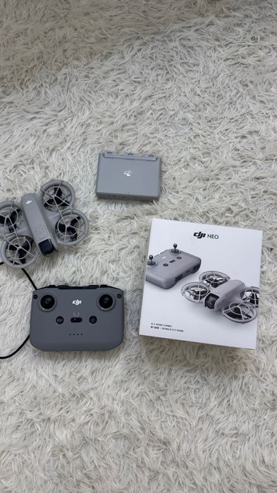 Дрон DJI Neo Fly More Combo серый
