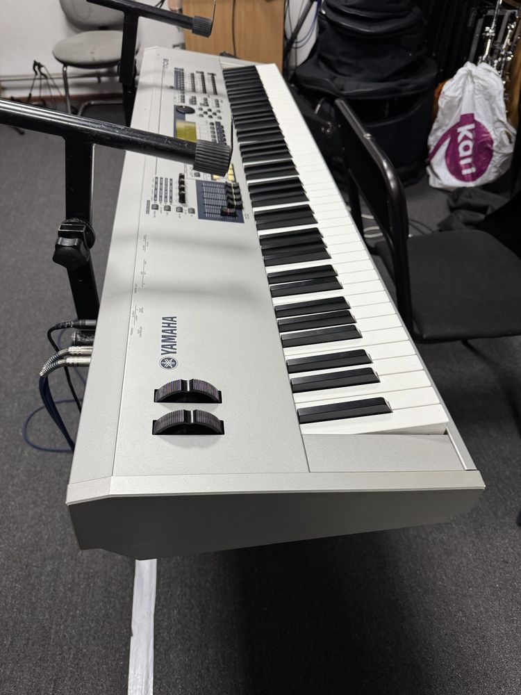 Синтезатор, рабочая станция YAMAHA MO-8 в отличном состоянии!