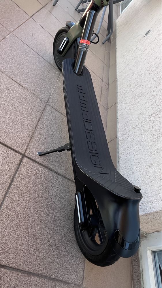 Trotineta electrica MOMO DESIGN EVO9