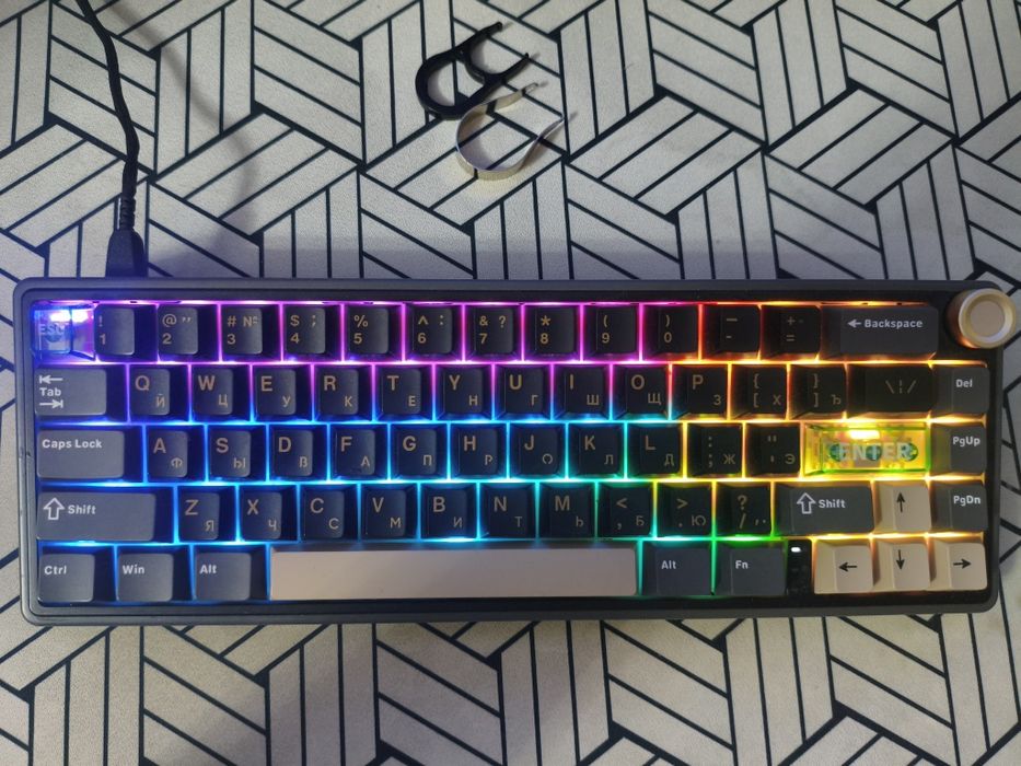 Продается игровая клавиатура Роял кладж р65