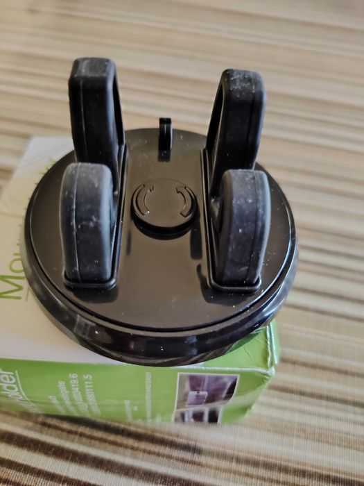 Универсални стойки за телефон за автомобили.