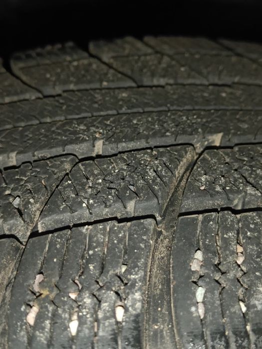 Шины зимнее  235’60’18 TRIANGLE