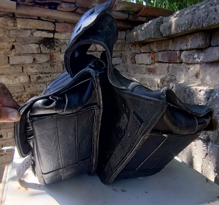 Дисаги за мотор, естествена кожа.