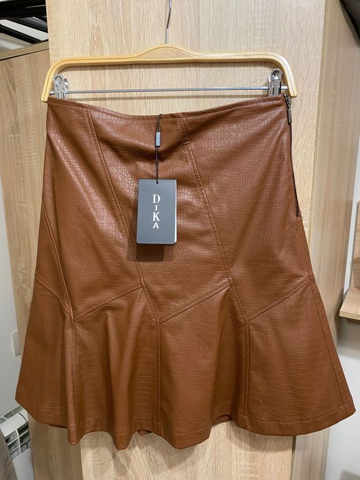 Дамска пола Дика еко кожа нова