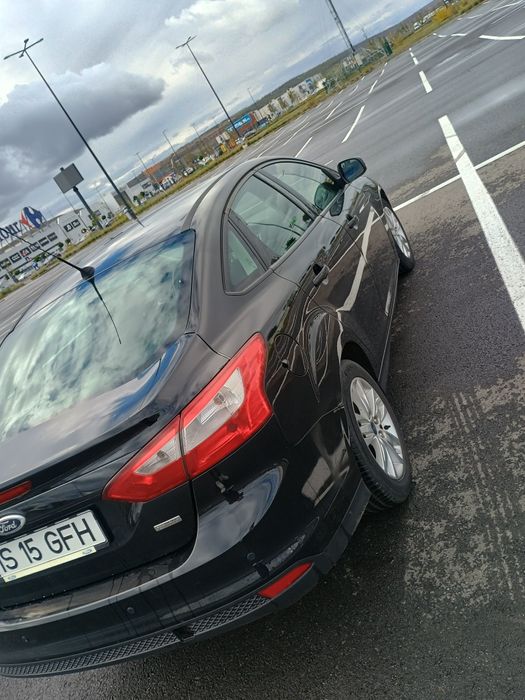 Vând Ford focus 3