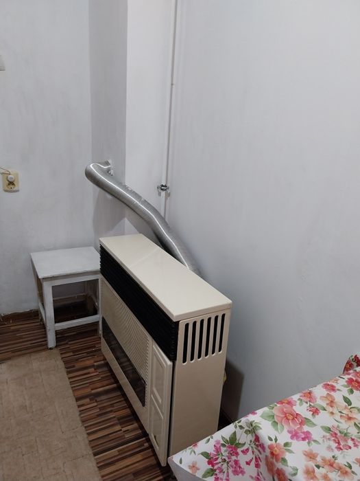 Inchiriez camera de cămin cu baie proprie si încalzire cu cnvector