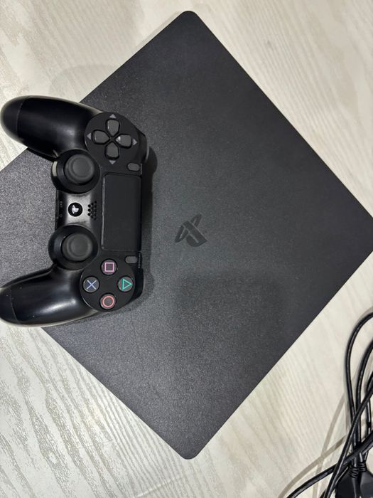 Playstation 4 slim