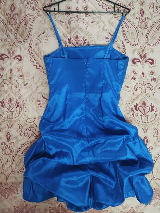 Дамски рокли размер М