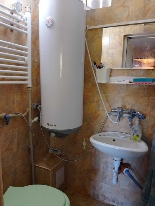 Продавам къща близо до Варна