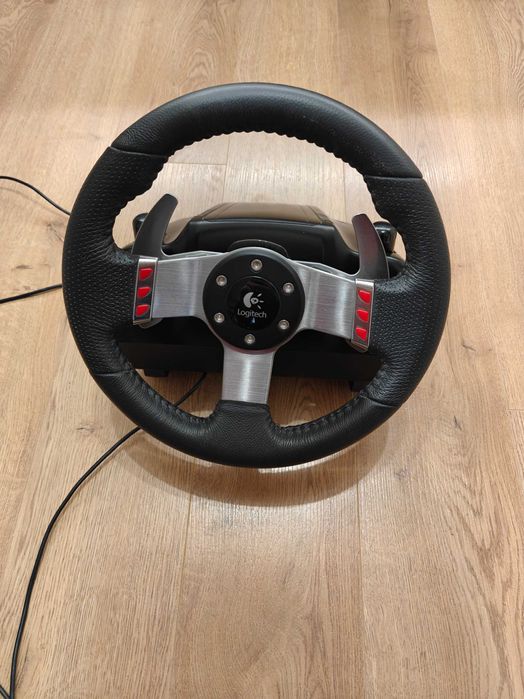 Волан с педали и скоростен лост Logitech G27