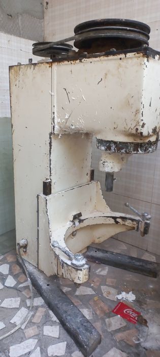 Венгерский миксер 70 литрли сотилади