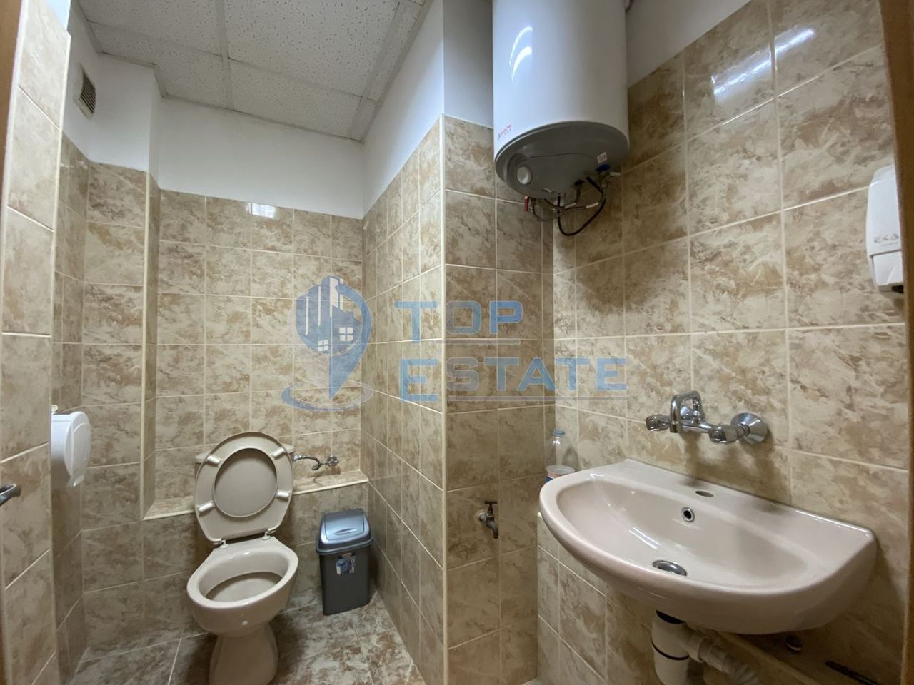 Продава се Офис в Горна Оряховица - 390 кв.м за 301 €/кв.м - Снимка #6